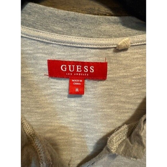 Mens Guess Los Angeles Textured Raised Logo Henley MED Grey Short Sleeve EUC - Picture 3 of 11